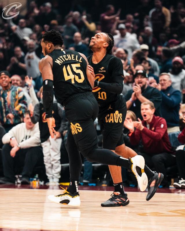 世俱杯决赛-关于凯尔特人队在关键时刻逆转形势,击败对手取得胜利的信息