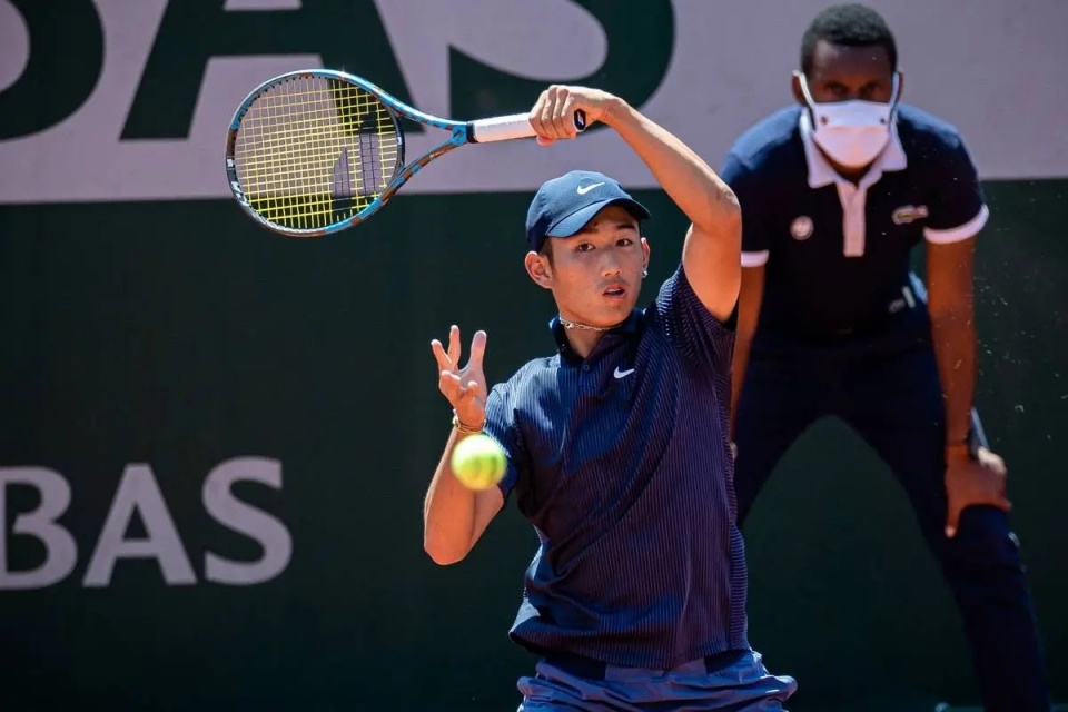 哈萨克斯坦球队客场逆袭，东亚区比赛突围的简单介绍