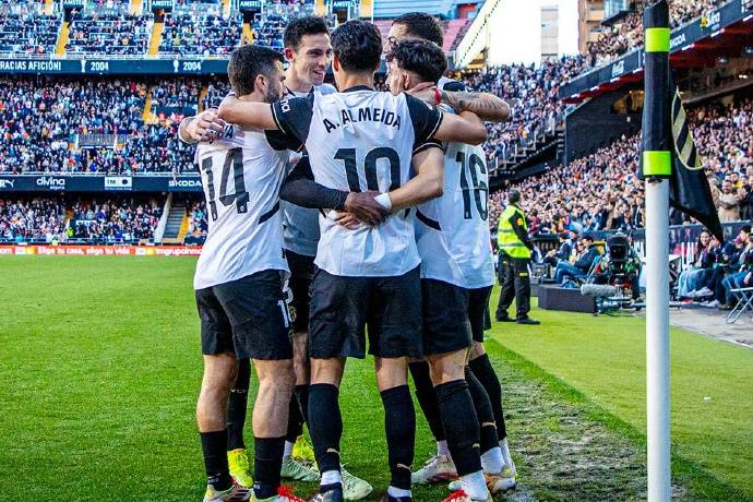 瓦伦西亚新援表现抢眼,帮助球队获胜 瓦伦西亚新援表现抢眼,帮助球队获胜