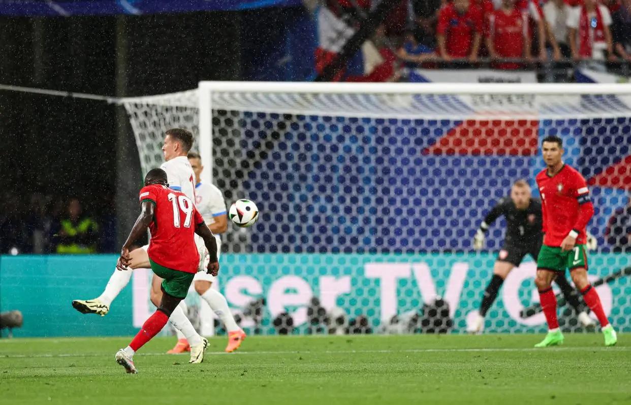 克罗地亚队遭遇葡萄牙逆转出局 克罗地亚队遭遇葡萄牙逆转出局