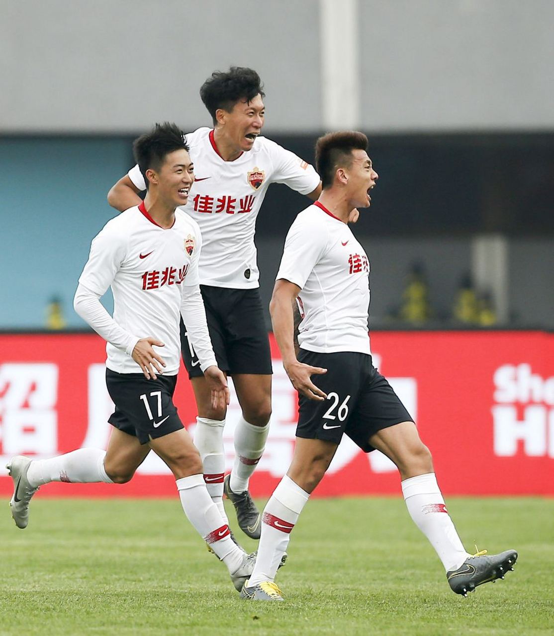 深圳佳兆业客场战平天津泰达,赛事激烈 深圳佳兆业客场战平天津泰达,赛事激烈