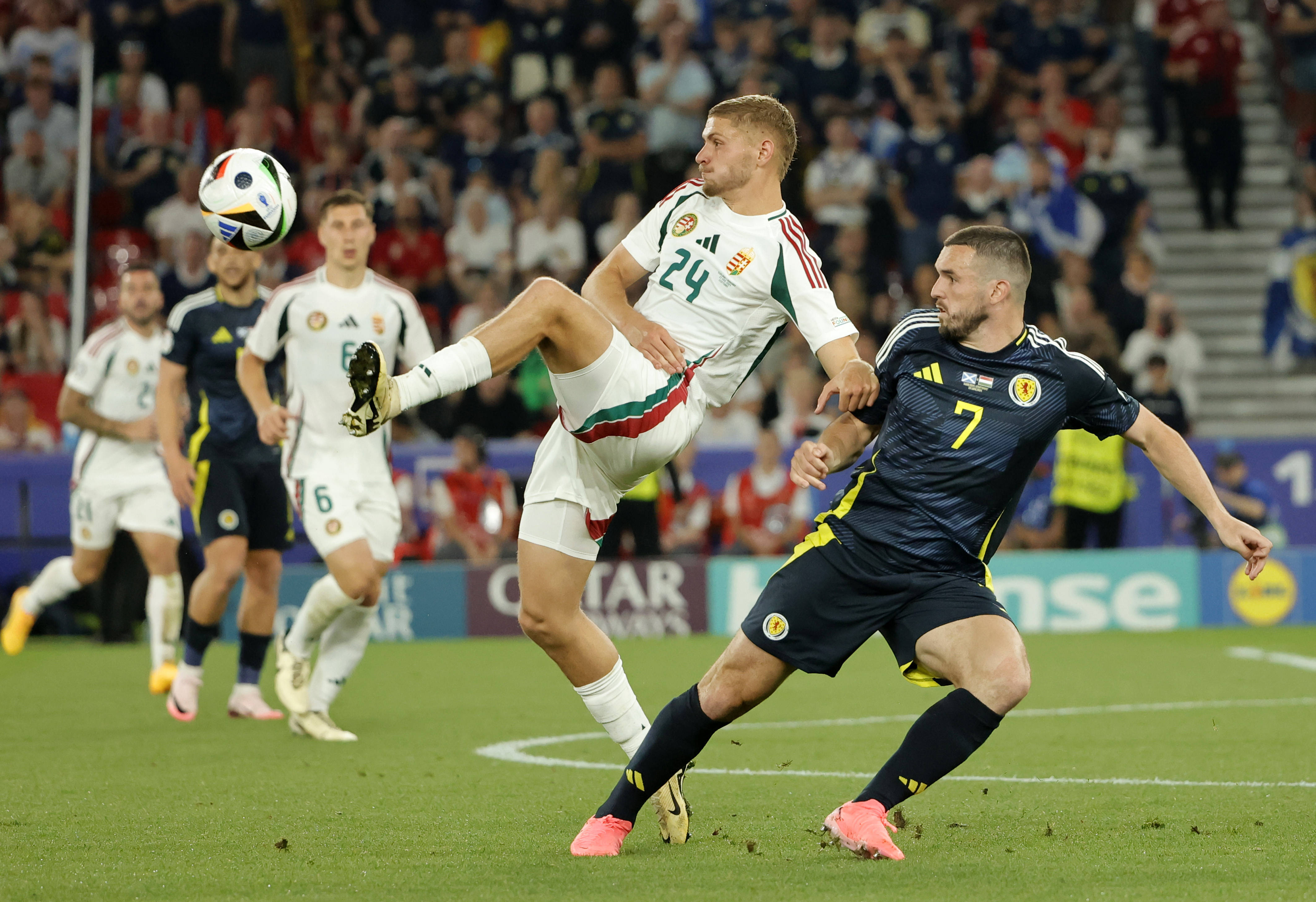 世俱杯参赛资格-匈牙利队在比赛中顺利晋级,备战下一轮比赛的简单介绍