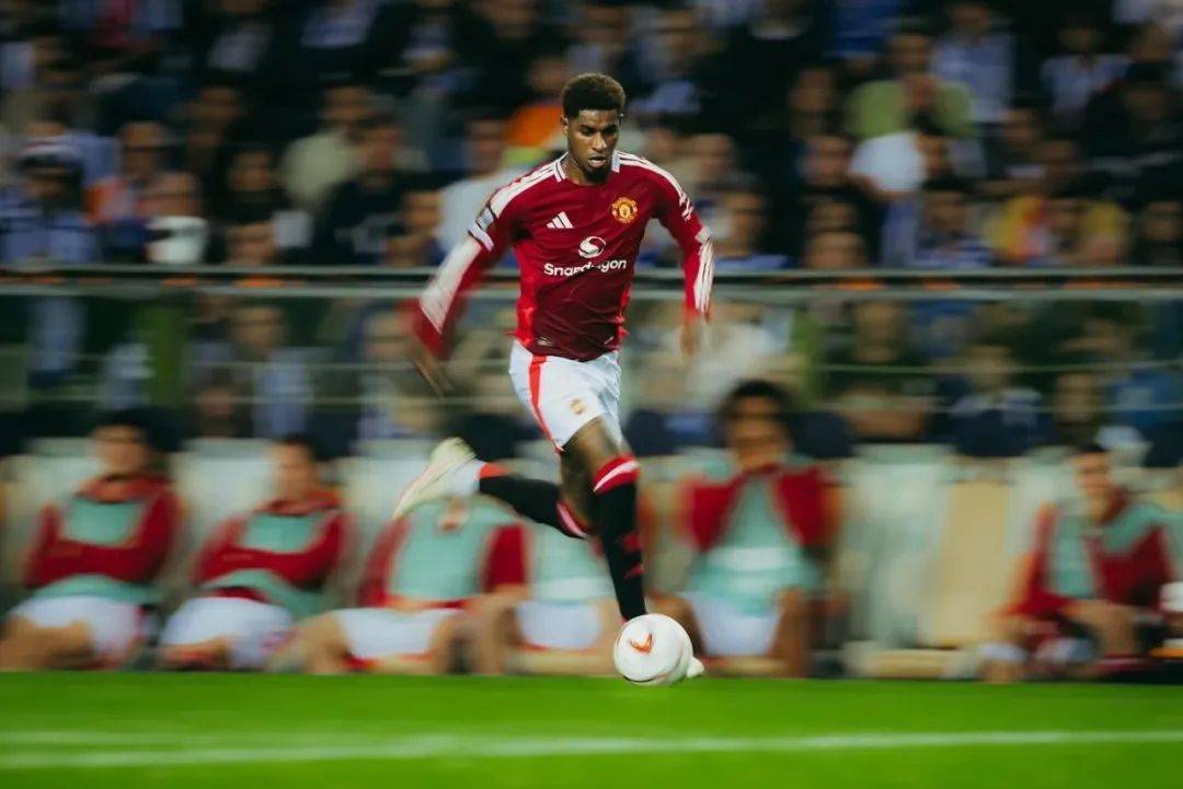 世俱杯参赛资格-曼联风波不断,球队氛围一片紧张