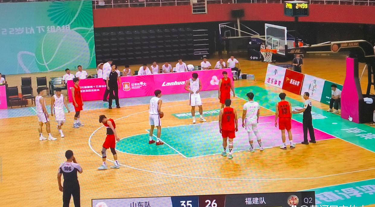 世俱杯参赛资格-福建男篮在比赛中一路领先,获得胜利