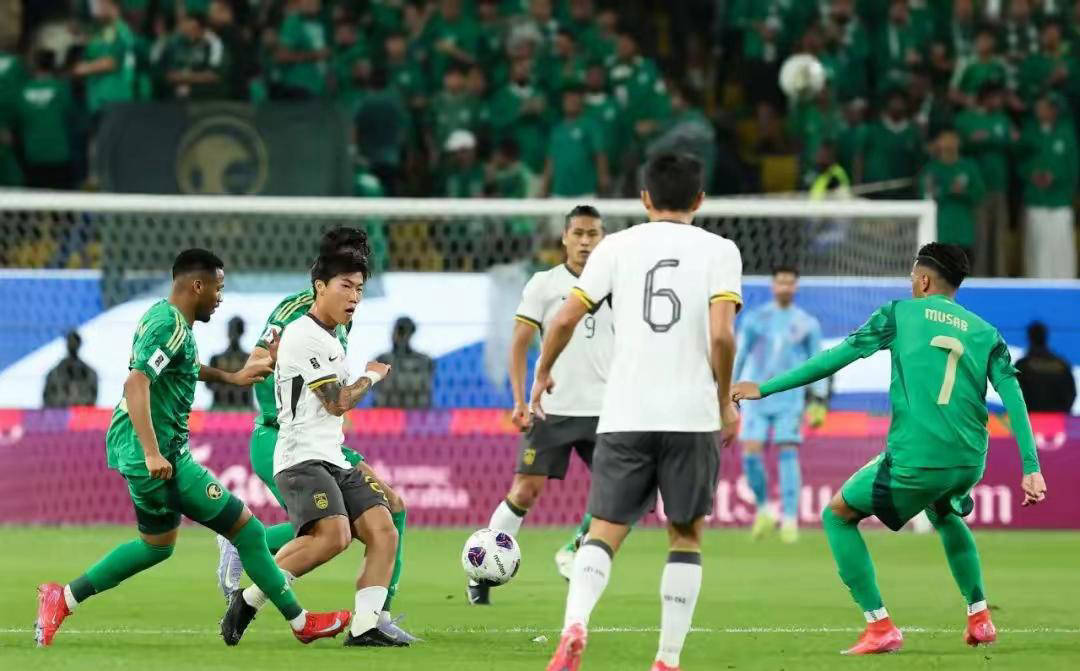 世俱杯分组-斯彭姑娘近期战术混乱,客场作战受挫