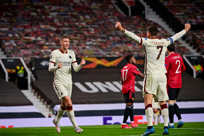 罗马主场球迷热情高涨,期待胜利 罗马主场球迷热情高涨,期待胜利