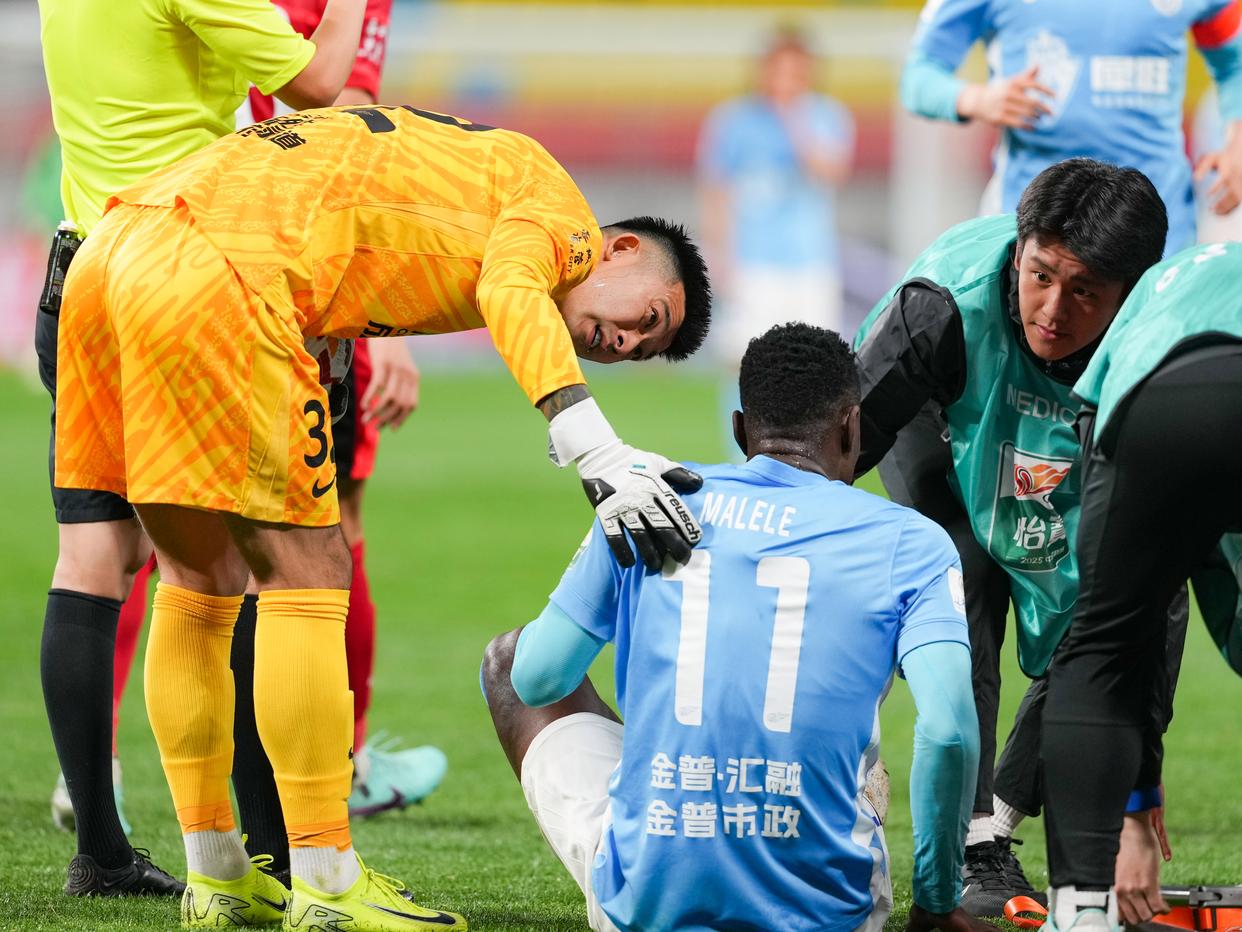 世俱杯-包含本土足球职业联赛火爆进行,球队士气旺盛的词条