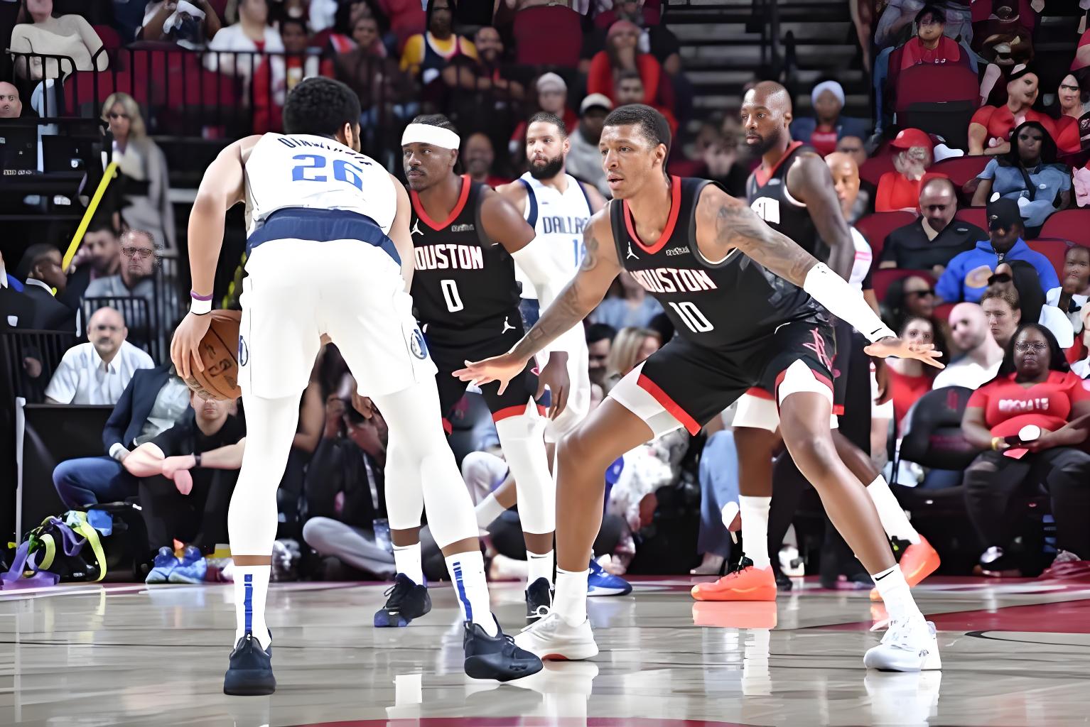 火箭客场不敌森林狼，穆雷分被压制