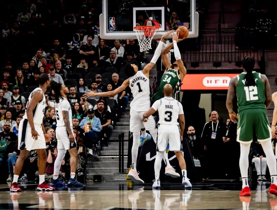 世俱杯2025-爵士再胜马刺，明显优势夺取胜利