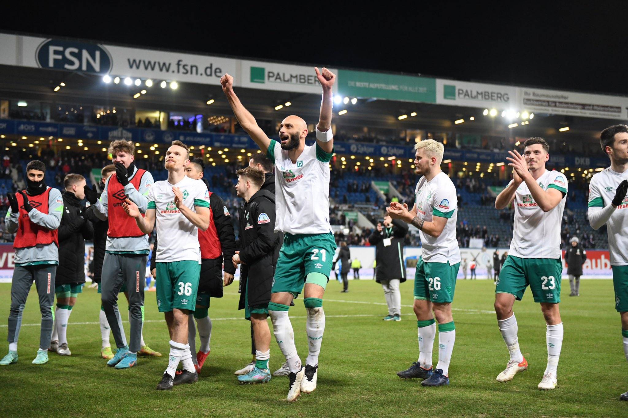 法兰克福腰斩罗斯托克，联赛士气高昂