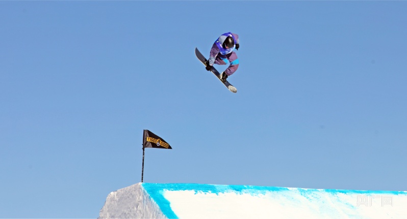 世俱杯决赛-法国滑雪选手在冬季运动会上突围