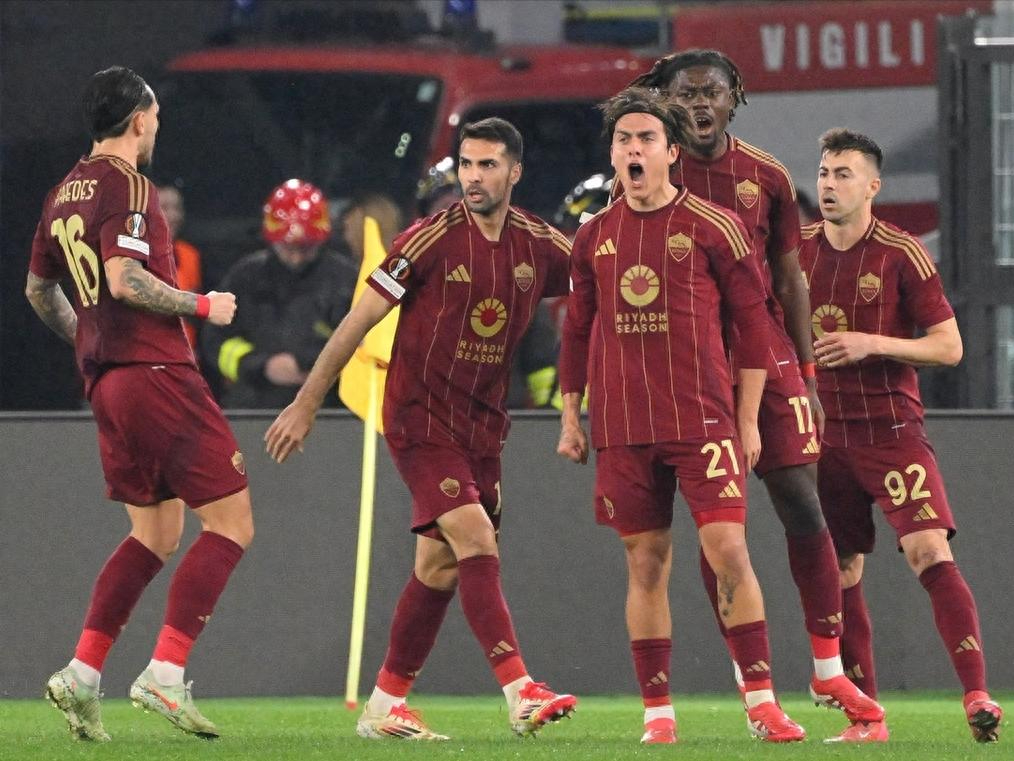 波尔图门将神勇扑救,帮助球队取得胜利 波尔图门将神勇扑救,帮助球队取得胜利