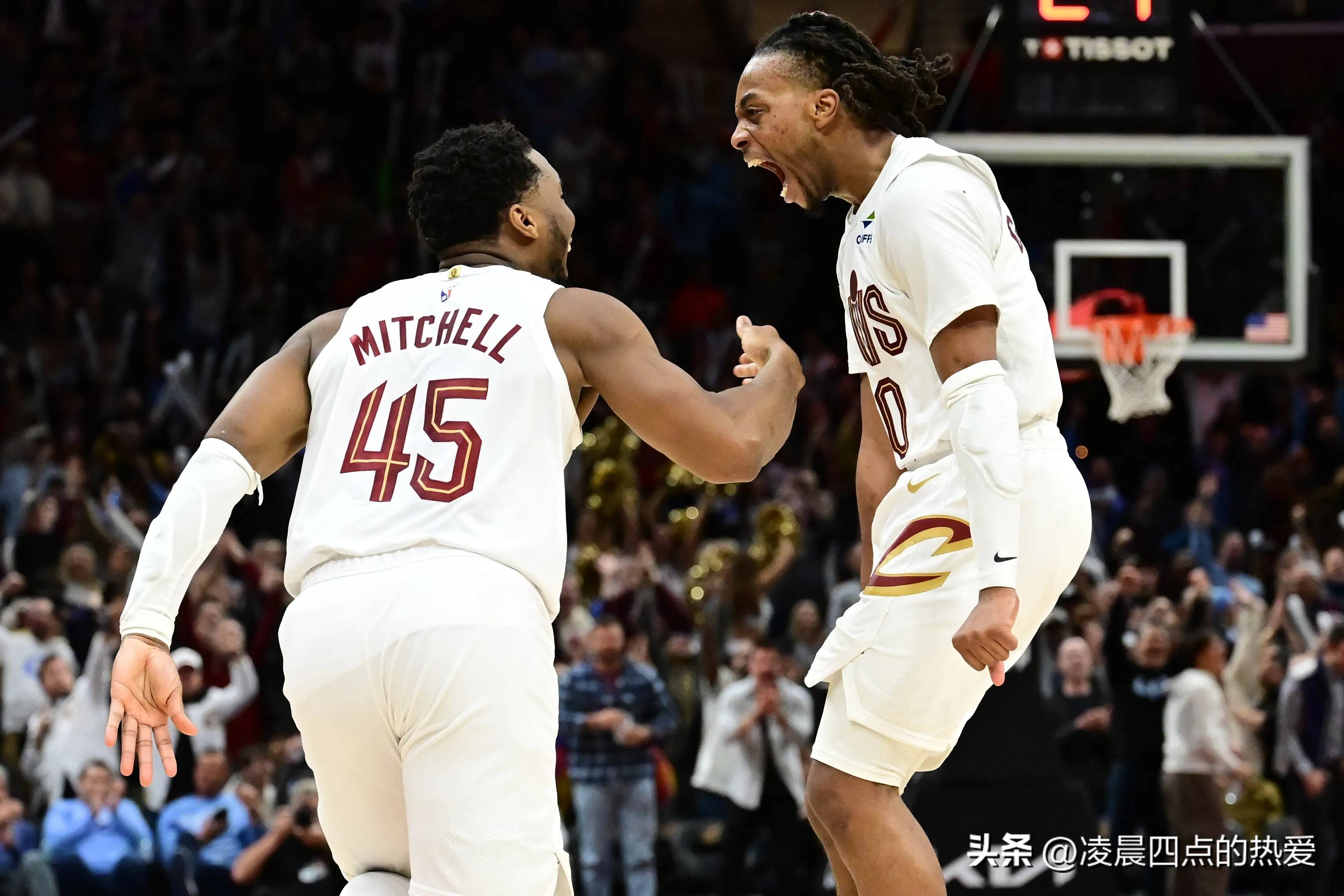 骑士以-领先小牛,登顶西部榜首 骑士以-领先小牛,登顶西部榜首