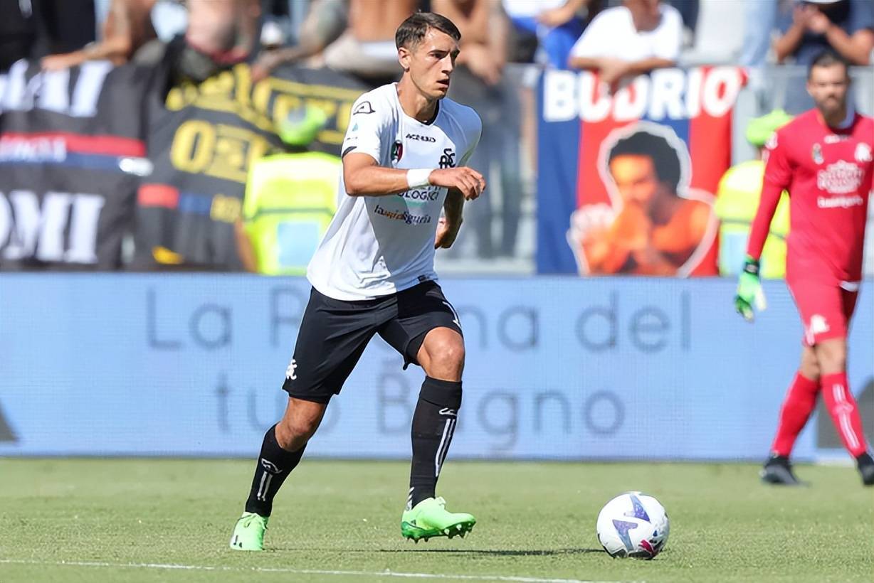 包含罗马俱乐部引进波兰新星,提升中场实力的词条 包含罗马俱乐部引进波兰新星,提升中场实力的词条