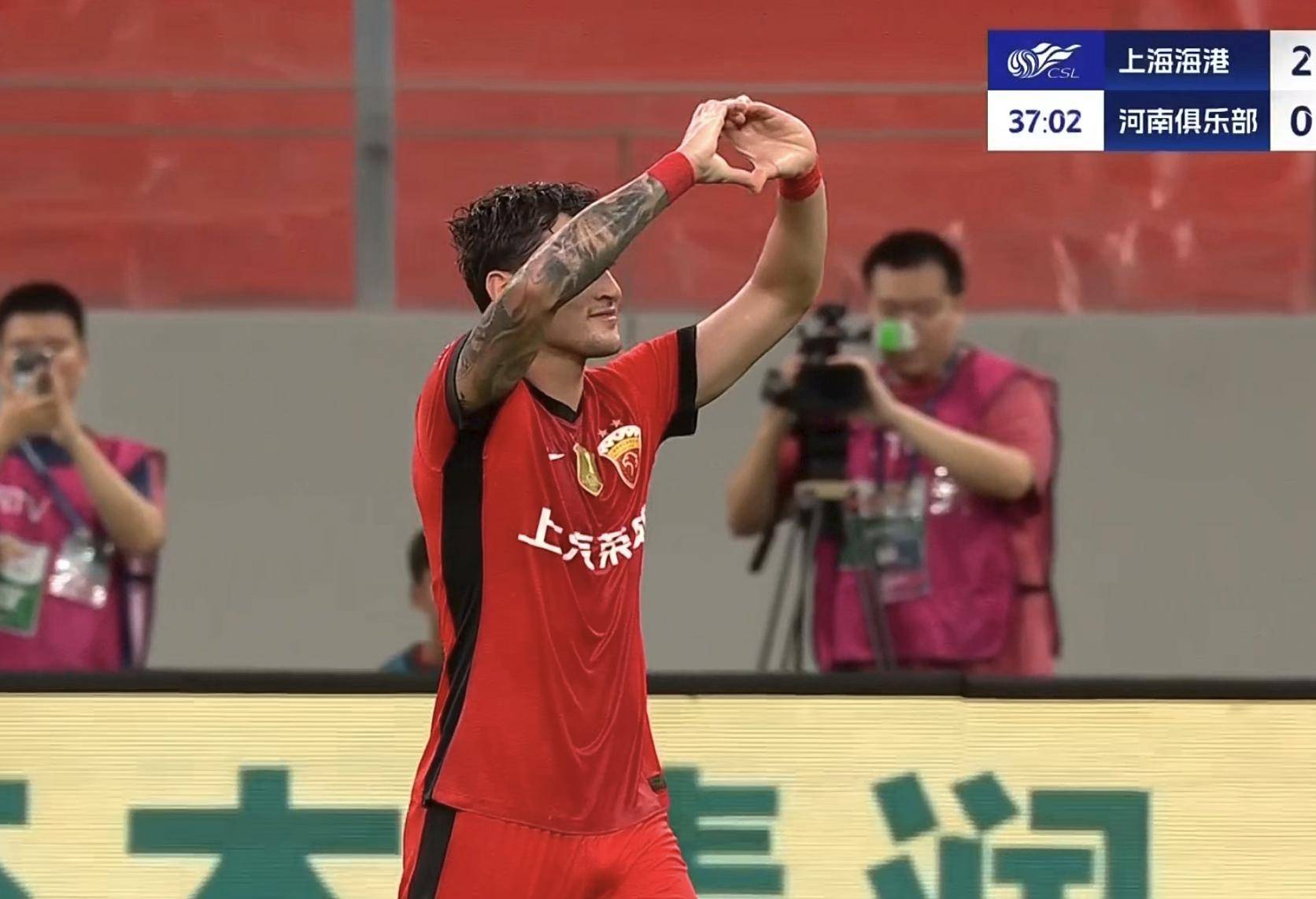 球队在关键时刻展现出了冷静沉着的态度 球队在关键时刻展现出了冷静沉着的态度