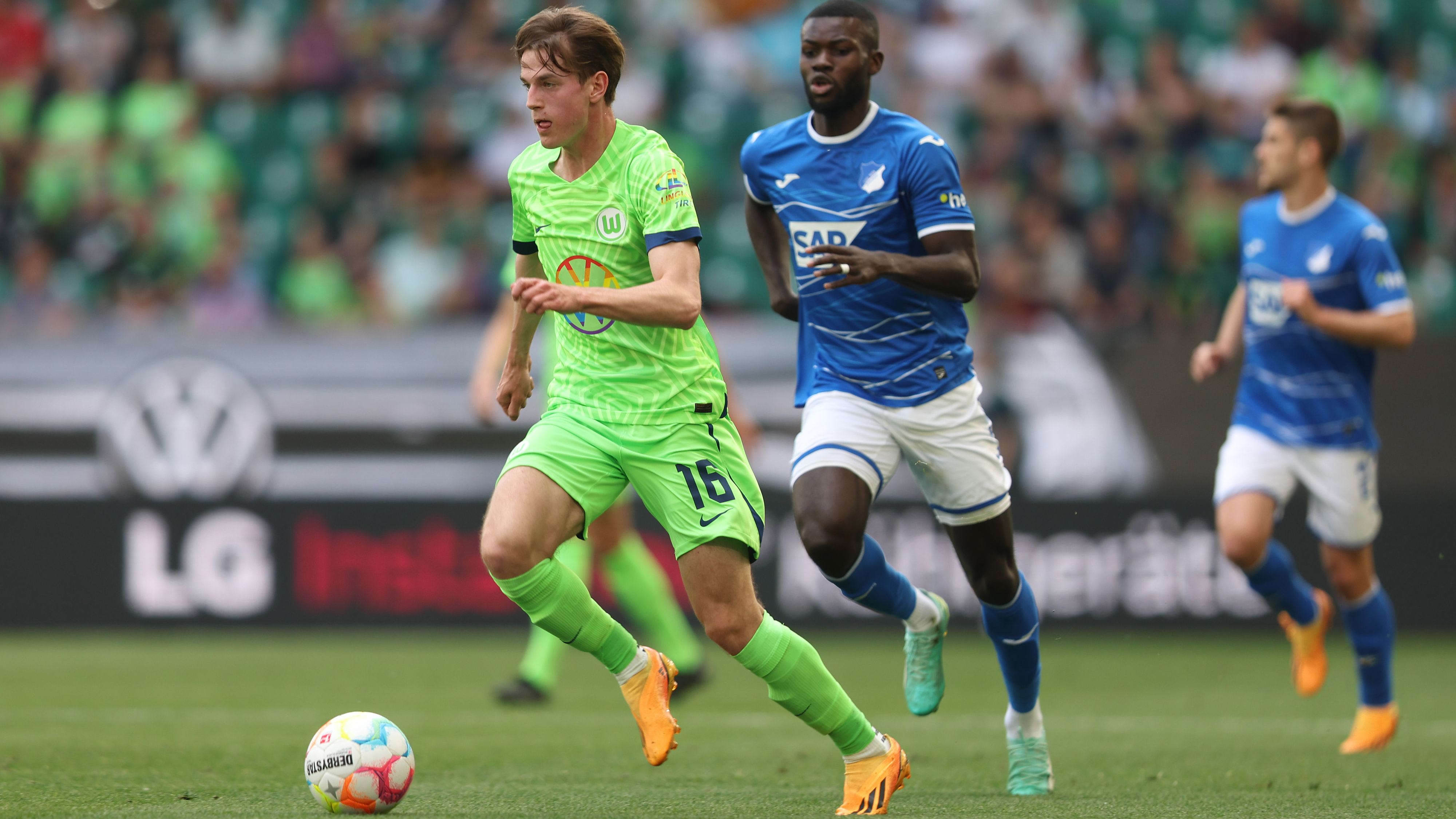 泰隆主场告捷，积分领先小组排名