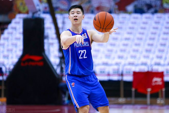 世俱杯奖金-试训新秀翻身得意,球队发现新潜力的简单介绍