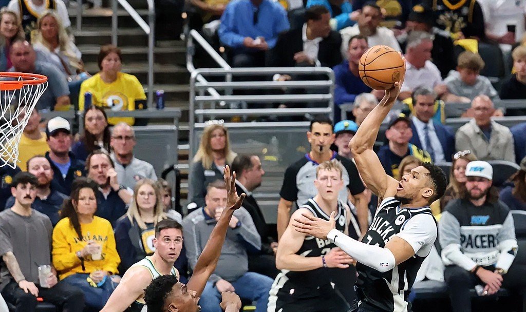 热火队主场战胜雄鹿队,球队气势如虹的简单介绍 热火队主场战胜雄鹿队,球队气势如虹的简单介绍