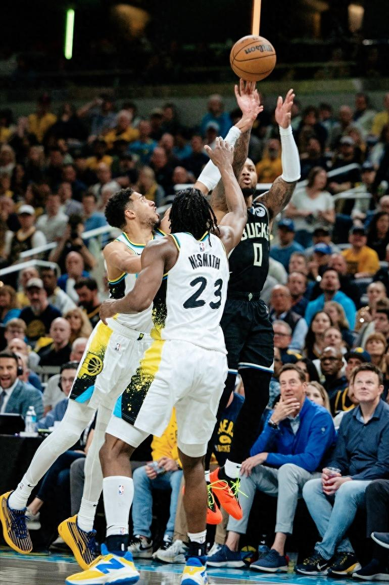 世俱杯时间-NBA季后赛：雄鹿击败人取得两连胜