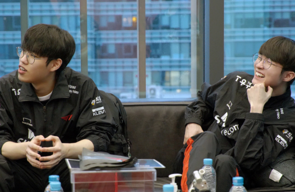 BRO碾压G2,Deft拿下关键大龙顶尖较量入围赛,让粉丝疯狂欢呼 BRO碾压G2,Deft拿下关键大龙顶尖较量入围赛,让粉丝疯狂欢呼