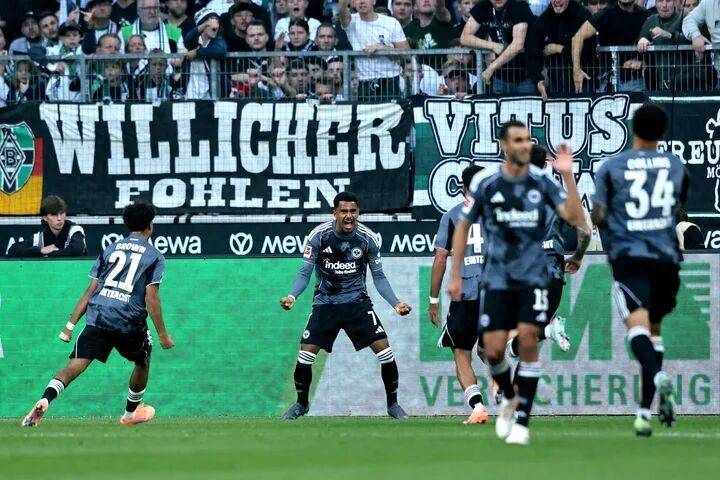 门兴格拉德巴赫主场惨败,遭遇低谷 门兴格拉德巴赫主场惨败,遭遇低谷