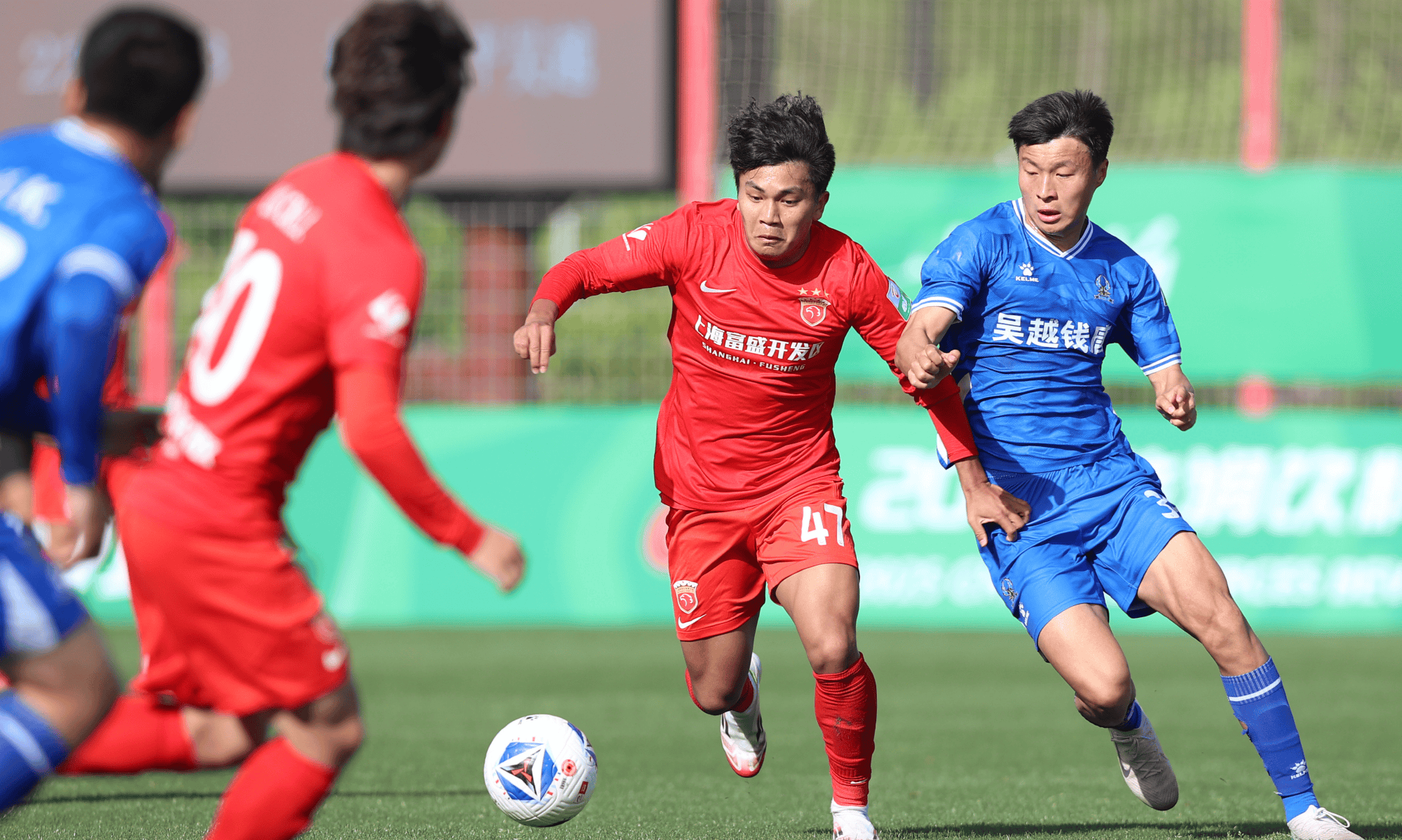 世俱杯时间-搏击沙场:上海上港队在比赛中大放异彩