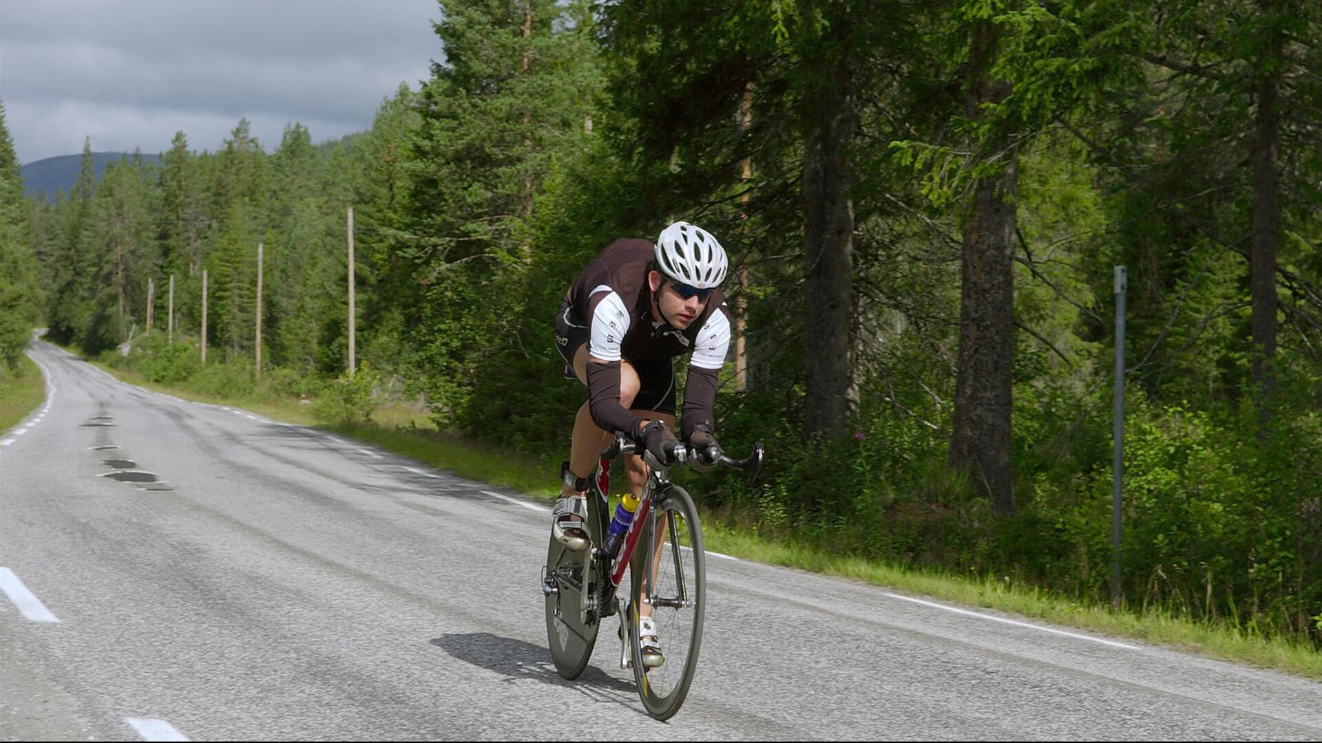 世俱杯直播-戴维斯杯的逆袭,当国家荣耀压倒表演赛,梅德韦杰夫照亮了网球的灵魂暗面
